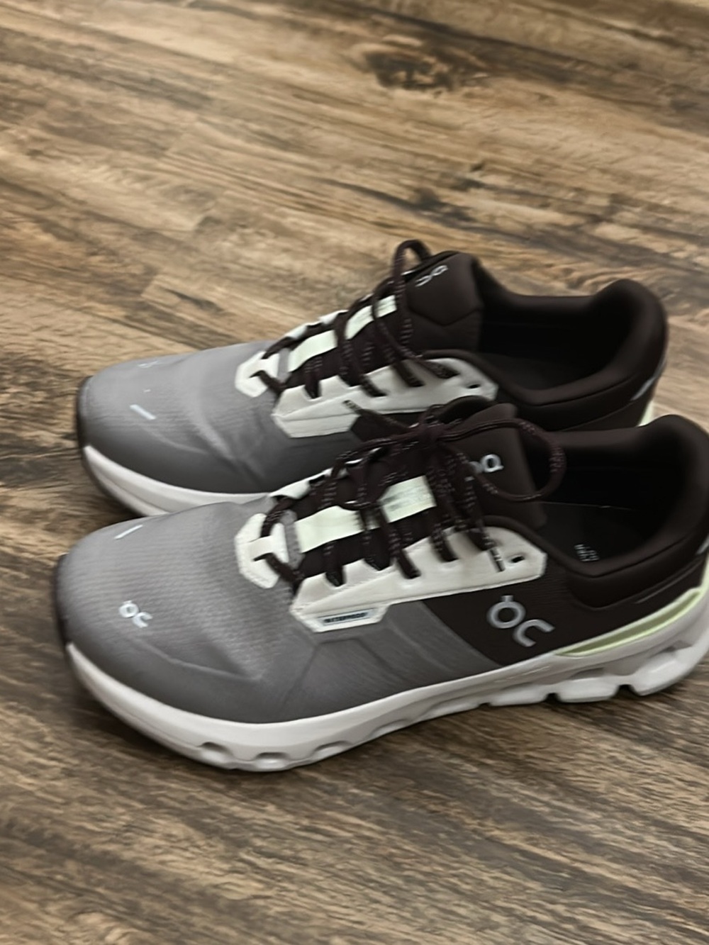 On CloudRunner Gray and Purple Womens 9.5 Sneakers